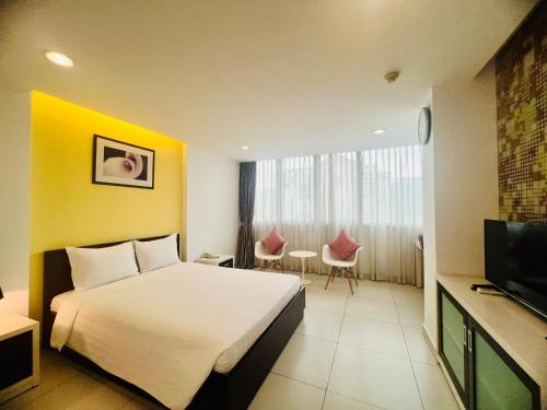 room detail thumbnail 1