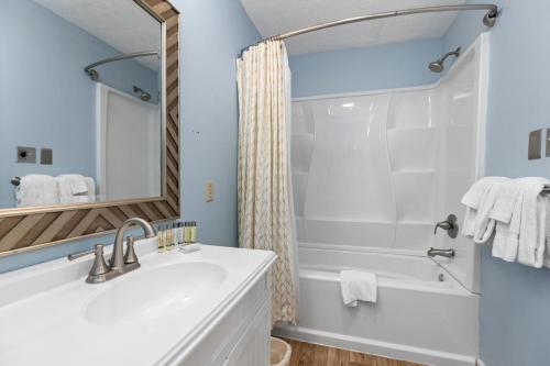Timbers Studio 06 with Wintergreen Advantage in Wintergreen, USA