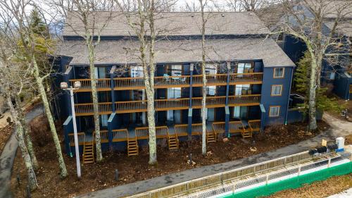 Timbers Studio 44 with Wintergreen Advantage in Wintergreen, USA