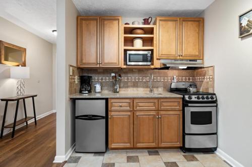 Timbers Studio 38 with Wintergreen Advantage - image 4