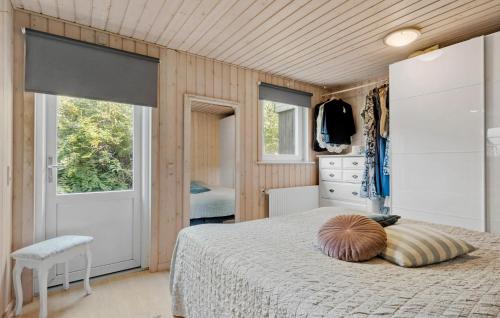 3 Bedroom Pet Friendly Home In Bryrup in Bryrup