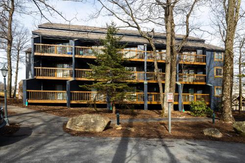 Timbers Studio 18 with Wintergreen Advantage in Wintergreen, USA