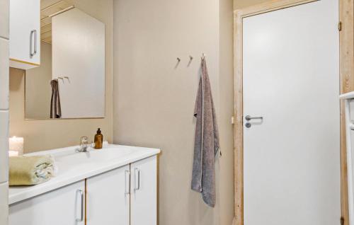 Bany, 3 Bedroom Pet Friendly Home In Bryrup in Bryrup