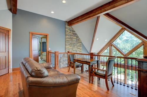 Blue Ridge Retreat with Wintergreen Advantage in Wintergreen, USA