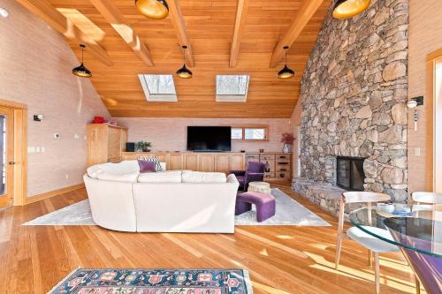 Dragons Back with Wintergreen Advantage in Wintergreen, USA