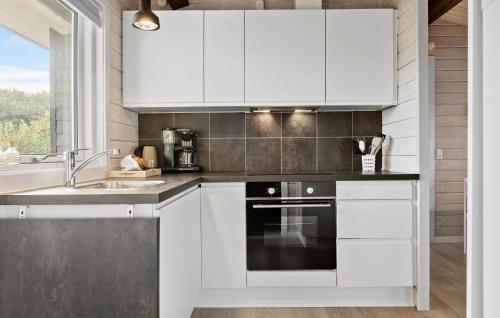 Kitchen, 3 Bedroom Beautiful Home In Sydals in Sydals