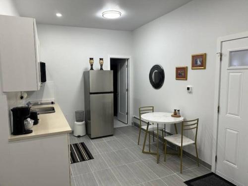 New, Private Stay Downtown Ottawa - minimum 30 day stay, Ottawa (foto 10)