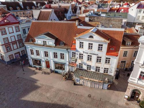 Lux apartment Town Hall Square view
