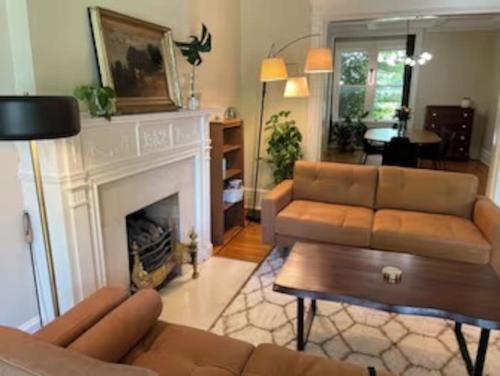 The Cherokee Homestead 5BR Spacious Home in a Great Location in Louisville, USA