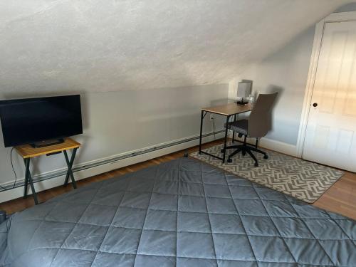 HomeStay Near Downtown Boston - Andrew Station Area in Boston, USA