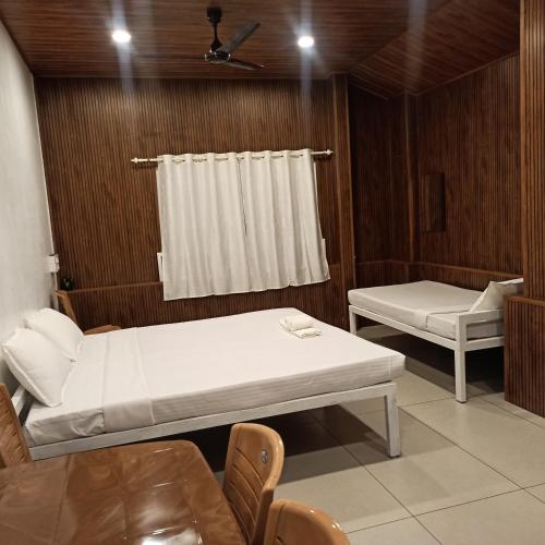 Family Room image 10