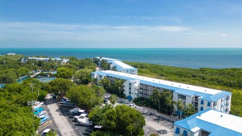 Sunrise Sanctuary - Top Floor Ocean Pointe 2415 in Tavernier (FL)