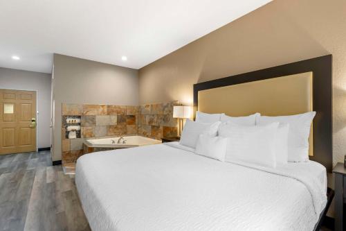 Best Western Plus Des Moines West Inn & Suites Best Western Plus Des Moines West Inn & Suites