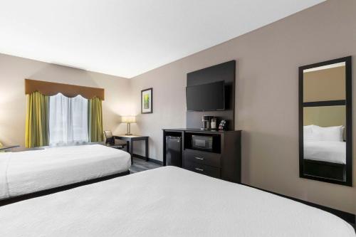 Best Western Plus Des Moines West Inn & Suites Best Western Plus Des Moines West Inn & Suites