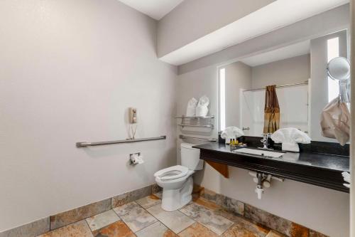 Best Western Plus Des Moines West Inn & Suites Best Western Plus Des Moines West Inn & Suites