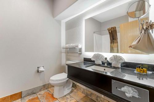 Best Western Plus Des Moines West Inn & Suites Best Western Plus Des Moines West Inn & Suites