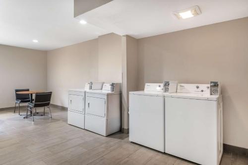 Best Western Atlanta-Marietta Ballpark Hotel - image 6