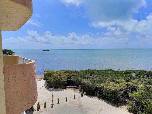 New Tropical Escape Sea Gulls 407 in Key Largo, USA