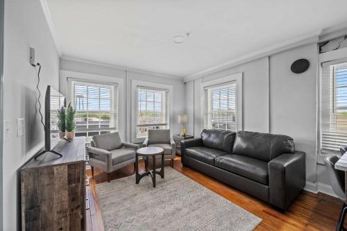 Discover Conway Trendy Downtown Loft in Conway, USA