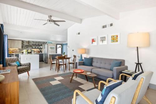 Club 915 Getaway- Pool BBQ and Pet Friendly in Palm Springs, USA