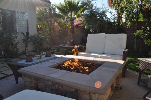 Garden, Luxury Villa, 10 min to Coachella, Walk to BNP in Bermuda Dunes (CA)