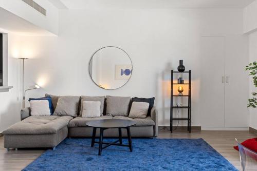 Full Sea View - Spacious & Newly Renovated Studio in JBR, Dubai (photo 2)