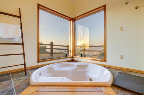 ‘Simple Life Ranch’ w/ Hot Tub & Sauna in Keene! in Golden Hills (CA)