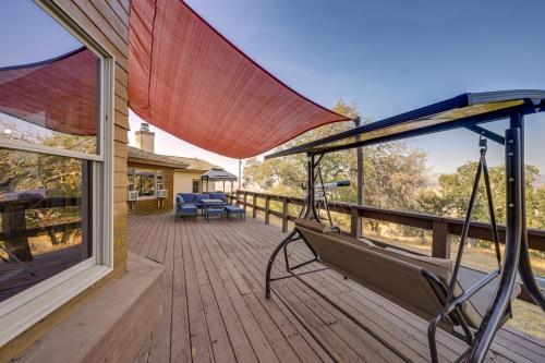 ‘Simple Life Ranch’ w/ Hot Tub & Sauna in Keene! in Golden Hills (CA)