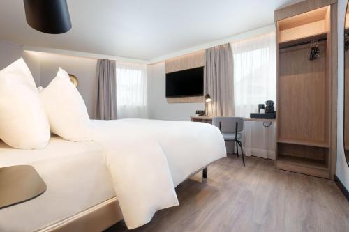 CAMPANILE PRIME PARIS 19 - LA VILLETTE in 19th - Buttes-Chaumont
