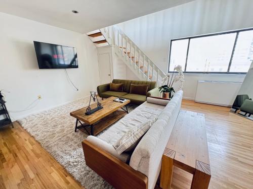 Stylish Duplex Penthouse with large Outdoor Space in New York, USA