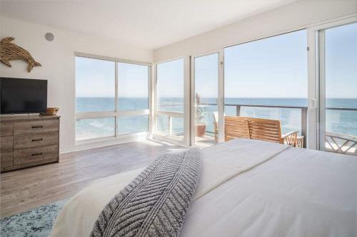 Stunning Ocean Front Malibu Home in Malibu, USA
