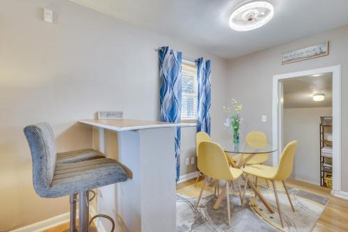 4 Mi to Dtwn Home with Fenced Yard in Portsmouth! in Portsmouth, USA