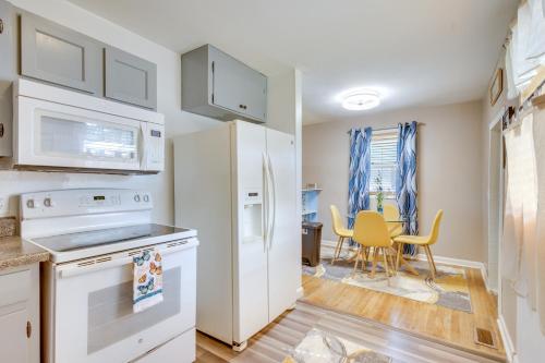 4 Mi to Dtwn Home with Fenced Yard in Portsmouth! in Portsmouth, USA