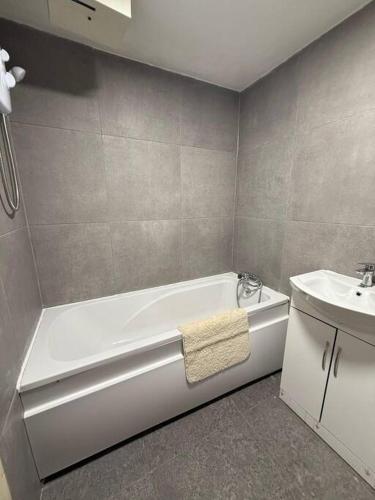 Modern 1 BR - 5 min walk from Princess Street EB1, Edynburg (zdjęcie 7)