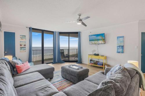 Phoenix VIII 8904: Sand Shells and Sun