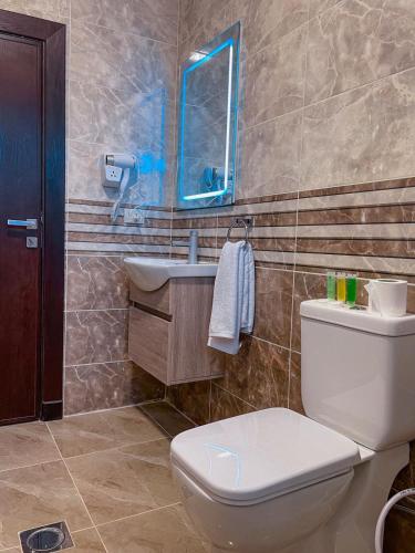Deluxe Triple Room image 4