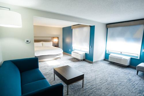 Holiday Inn Express Hotel & Suites Knoxville-North-I-75 Exit 112 By IHG in 佩奇