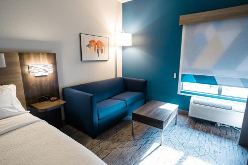 Holiday Inn Express Hotel & Suites Knoxville-North-I-75 Exit 112 an IHG Hotel - image 11