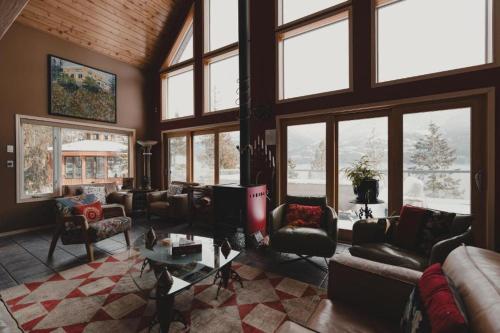 Előcsarnok, The Sentinel in Mirror Lake (BC)