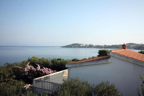 One-Bedroom Apartment with Sea View