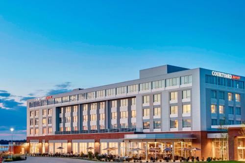 Courtyard by Marriott Erie Bayfront in Erie, USA