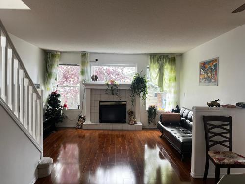 Hidden valley treehouse home! - Bearberry Place NW