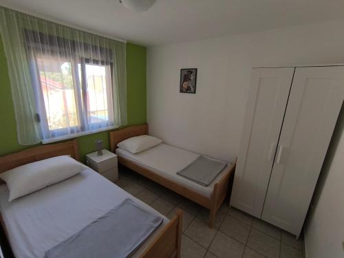 Family-friendly apartments with swimming pool Sabunike Zadar - 11837 - image 5