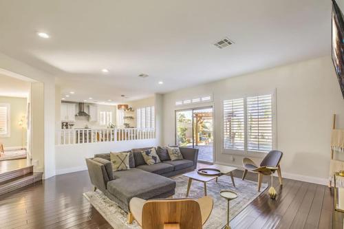 Luxury and Harmony in a 6BR Dream Villa; Pool, Hot Tub, Game room, Near the Las Vegas Strip, Las Vegas (photo 10)