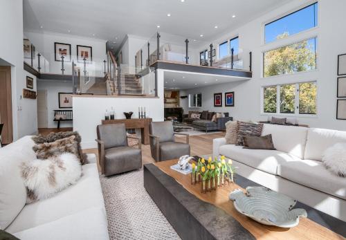 285 Holden Rd, home in Beaver Creek, USA