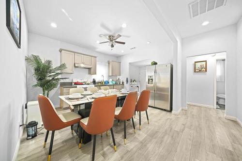 Great Location Oasis w Huge Backyard Near DTLA ,USC ,Ktown in Los Angeles, USA