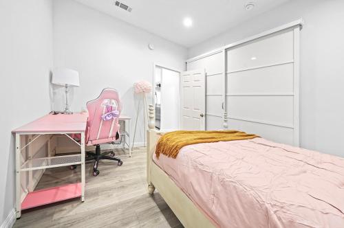 Great Location Oasis w Huge Backyard Near DTLA ,USC ,Ktown in Los Angeles, USA