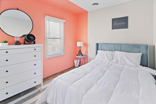 9BR Beach Block Escape Perfect for Large Groups