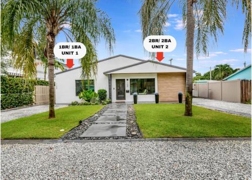 Lovely 2BR 2BA Modern Flat with Vibrant Backyard in Fort Lauderdale, USA