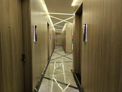 Luxurious modern apartment - Tap to explore photos